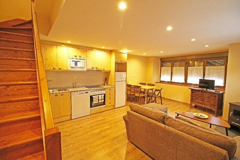 Snoe Apartamentos Mont Romies Plaza Salardú 외부 사진