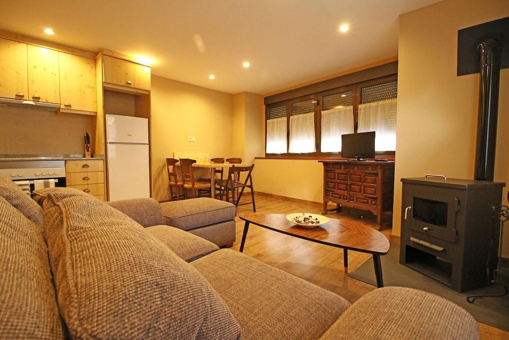 Snoe Apartamentos Mont Romies Plaza Salardú 외부 사진
